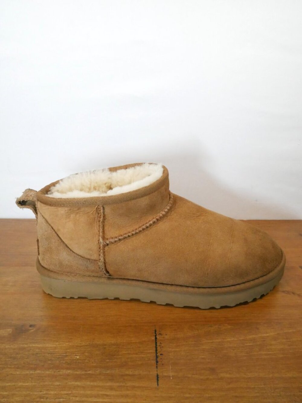 UGG Classic Ultra Mini Chestnut Women's Size 9 Boots Shearling Cozy Comfy Suede